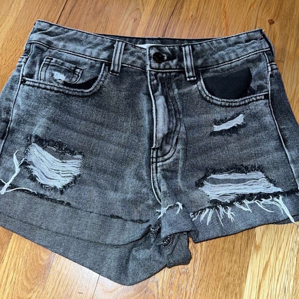 Black Pacsun shorts
